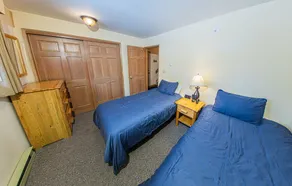 Cozy Condo Near Lifts - Image 4