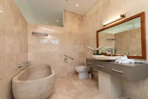 Encantador apartamento apropiado para familias con piscina - Image 2