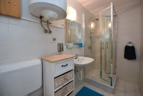 Apartment Zdravko sea View - Image 2