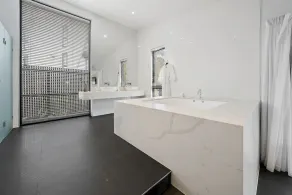 Hepburn Bathhouse & Spa Villas - Image 4