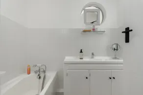 Harbour Terrace Luxury Apartments - Image 4
