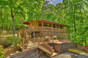 Goldfinch Rustic - Retreat w Hot Tub& Fire Pit - Image 5