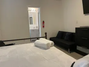 Cozy Studio in Wynwood with private entrance & private bathroom - Image 4