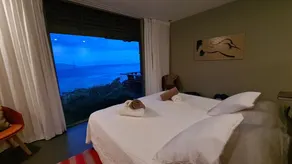 Beautiful architect villa overlooking the lagoon and the island of Tahiti - Image 4