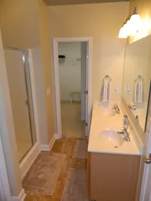 Cozy and Convenient Furnished Townhome w/view - Image 5