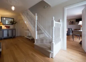Luxurious 5 bedroomed home with sea view close to beach - Image 2