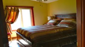 1 BR guest house overlooking a beautiful vineyard  - Image 2