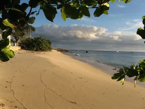 Beachfront penthouse, Speightstown, stunning West Coast, full AC, near amenities - Image 3
