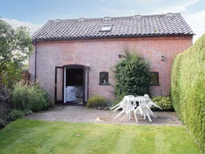 2 bedroom accommodation in Wood Norton - Image 4