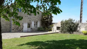 Restauriertes freistehendes Steinhäuschen in Nérac im Albret - Image 4