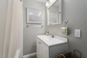 Unique Modern Studio- Centrally located; fireworks; AC - Image 2