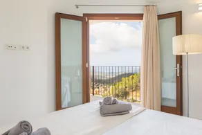 Can Jordi - Spectacular villa with infinity pool in Galilea - Image 4