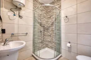Spacious 4 Bedroom & 4 Bathrooms Apartment - Image 5