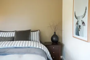 Gorgeous two bedroom home with lake views! - Image 3