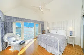Incredibly Unique waterfront townhouse w stunning views from every room. Pvt - Image 3