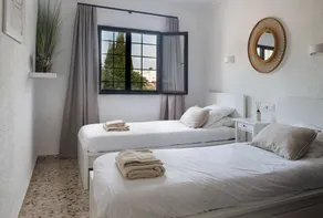 Charmante villa 3 Chambres, Piscine privée, Wifi, BBQ, Airco, à 5 min plage - Image 5