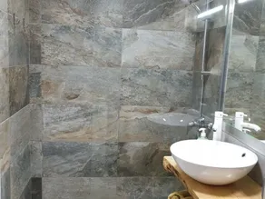 Schöne Wohnung mit privater Garage direkt an der Piste - Image 5