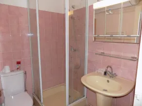 Royan - APPARTEMENT avec jardin et APERCU MER - à 150m de la Plage du Chay - Image 2
