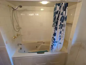 Luxury 6BR Escape Near Lake State Park - Image 3