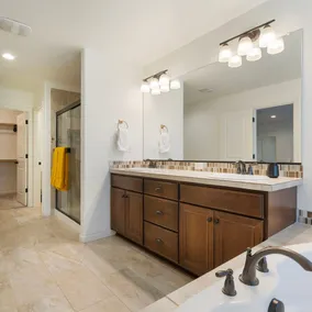 Luxurious 3BR Home in the Heart of Hillsboro - Image 4