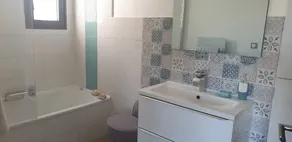 MODERN VILLA SWIMMING POOL JACUZZI - Image 4