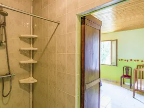 Holiday home with swimming pool - Image 4