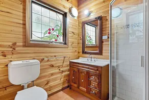 Stunning holiday home that has you feeling like you are in a Swiss chalet - Image 2
