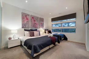 Relaxed waterfront living - Image 4