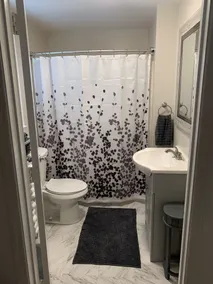 15 Min from CLT Airport! Spacious & Renovated! - Image 3