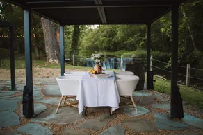 ROMANTIC CREEKSIDE BUNGALOW AT CASCADES AT HISTORIC PARKS MILL One bedroom - Image 3
