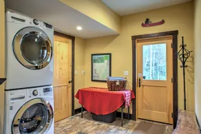 Riverfront Luxury Lodge w/ Hot Tub + Biltmore Pass | Pet-Friendly Paradise - Image 3