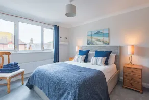 The Landing by Bloom Stays - ideal for families, close to beach and town centre - Image 3