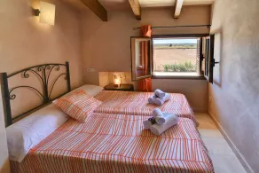 Small, comfortably furnished finca just 4.5 km from the sandy beach of Es Trenc - Image 4