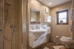 Apartamento com linda vista para o lago, 3 quartos, jardim privado, a 5 minutos a pé do lago - Image 3