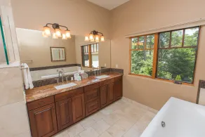 Luxurious Condominium 1 - 3 bedrooms available - Image 3