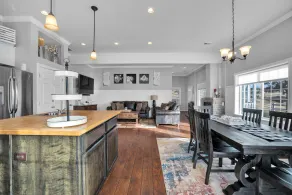 FARMHOUSE W/MOUNTAIN VIEWS! - Image 5