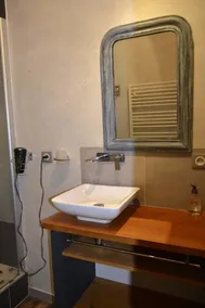 Grande  chambre de plus de 30m2 pour 4 à 5 personnes - Image 3