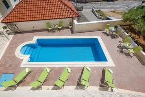 Modernes Apartment mit Pool im Stadtzentrum von Hvar - Image 5