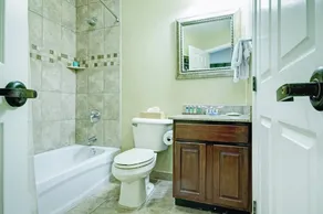 Kingsgate -two--2BR Apartments with resort access - Image 2