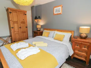 Top Floor at Cantref House - Image 4