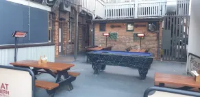 Queens Arms Hotel - Image 2
