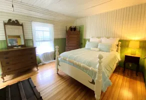 Classic Cape Cod Cottage - Image 4