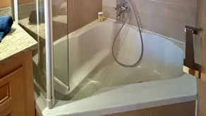 Piso de lujo con jacuzzi y sauna - Image 2