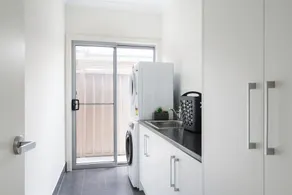 Ella House III -4BR, 2Bathrm, Alfresco, Smart TV - Ella House III -4BR, 2Bathrm, Alfresco, Smart TV - Image 2