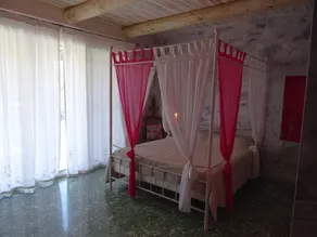 Superb villa with swimming pool, garden, at 500 meters from the beach - Image 5