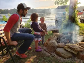 Cozy Lakefront Cabin w / Kanu, Hängematte, Feuerstelle & Grill! Perfekter Gruppenausflug - Image 4
