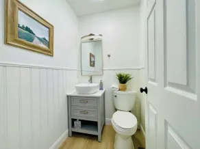 Cozy, 3 Bed, 2.5 Bath, WV mountain escape w/ hot tub, fireplace, mountain view - Image 4