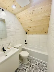 Hideout Home With 2 Minutes To Pool/ Beach and Ski Lift  - Image 5