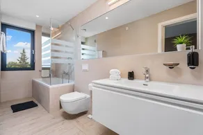 Luxury, seafront Villa Petra with heated pool only 50m from beach - Image 2
