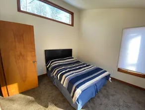 Secluded 10 acre home in the woods - Image 4